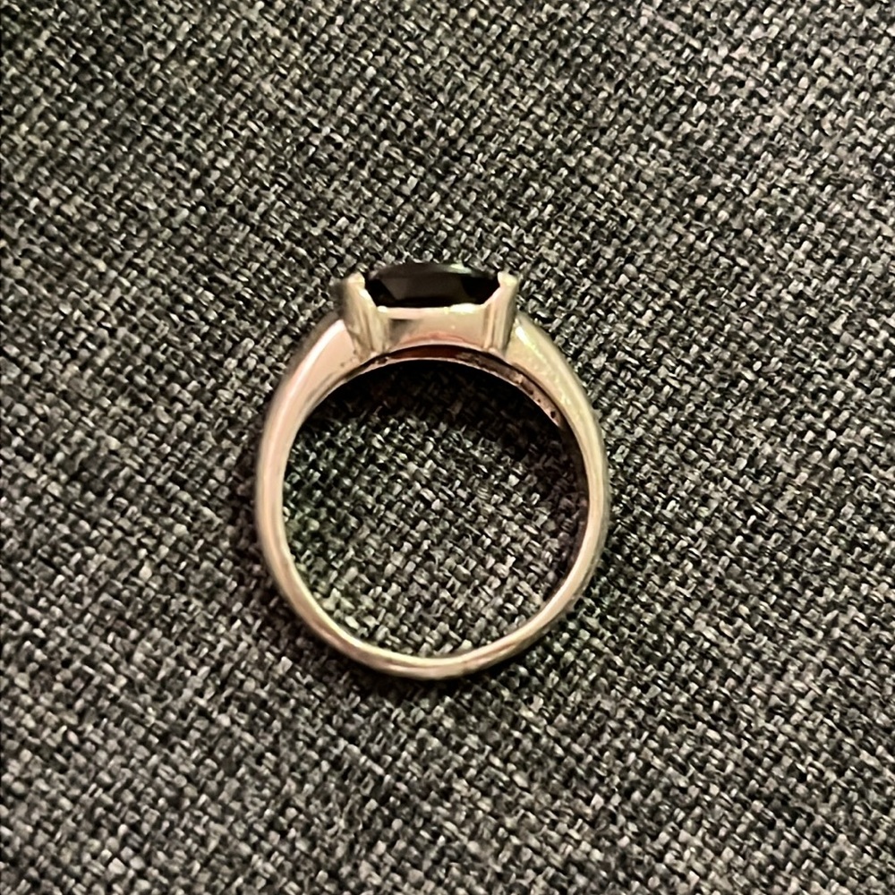 Silver Ring - Picture 4 of 5